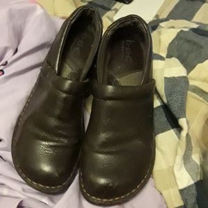 Nursing shoes